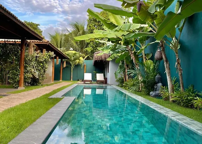 Tropicalia Chales Boutique